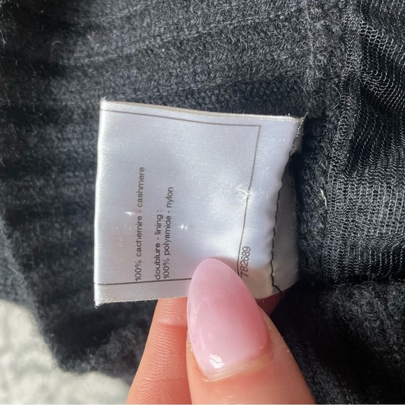 Chanel Cashmere Knit Bubble Mini Skirt Ready To Wear Size 36 US 6 - Picture 6 of 13